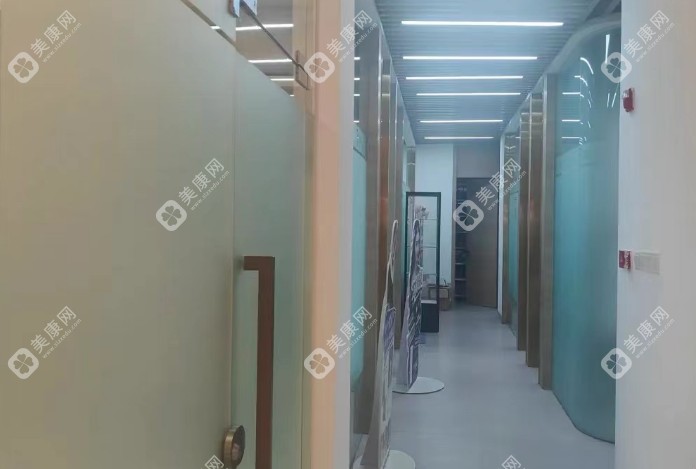 成都素美醫(yī)療美容醫(yī)生團隊與技術(shù)優(yōu)勢