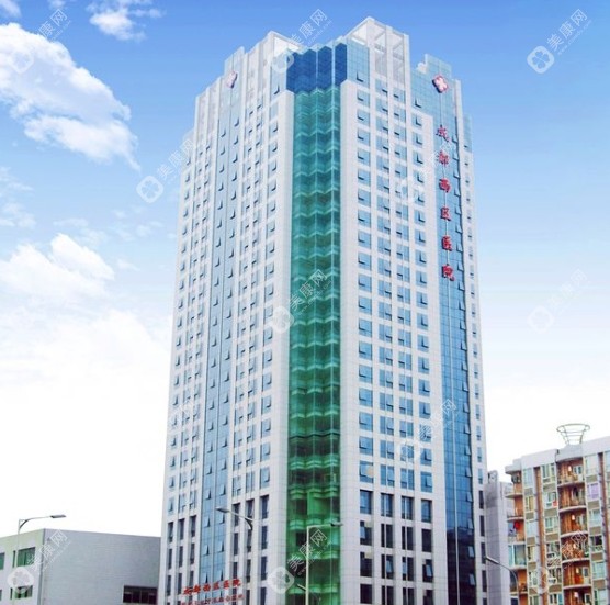成都西區(qū)醫(yī)院外景圖