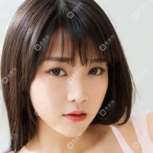 上海蒋国铭口腔揭秘：牙齿矫正美白种植全攻略，价格透明放心选！