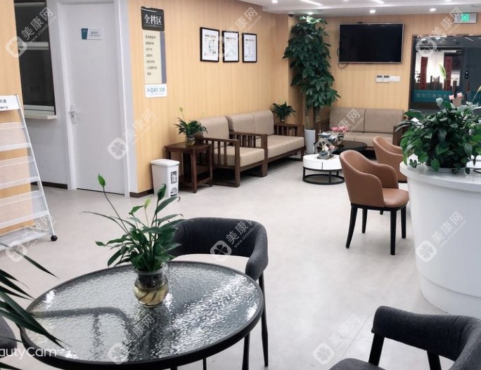 上海迈维口腔地址电话大集合！4家分院覆盖虹口/浦东/静安，地铁直达+营业到晚上6点