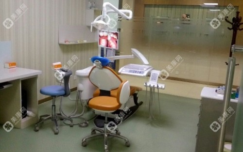 合众口腔诊疗室www.slzxedu.com
