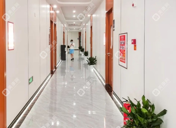 武汉中诺口腔医院走廊