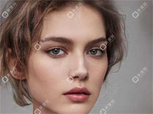武汉皓诺口腔价格表详解：种植牙仅需6800元起，更多项目优惠等你来！