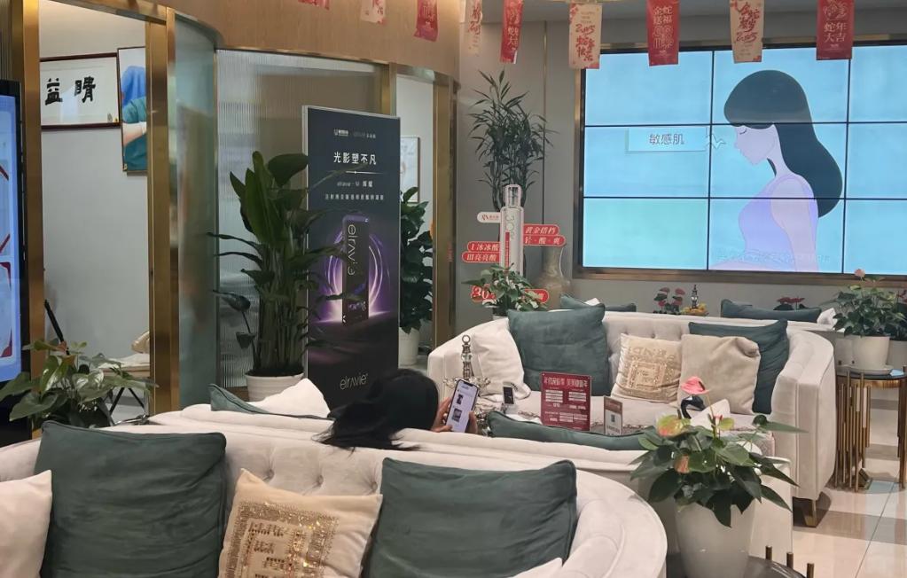 二、 技术到底细在哪里?拆开“自然”背后的门道